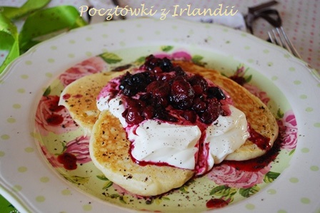 pancakes with fruits 2